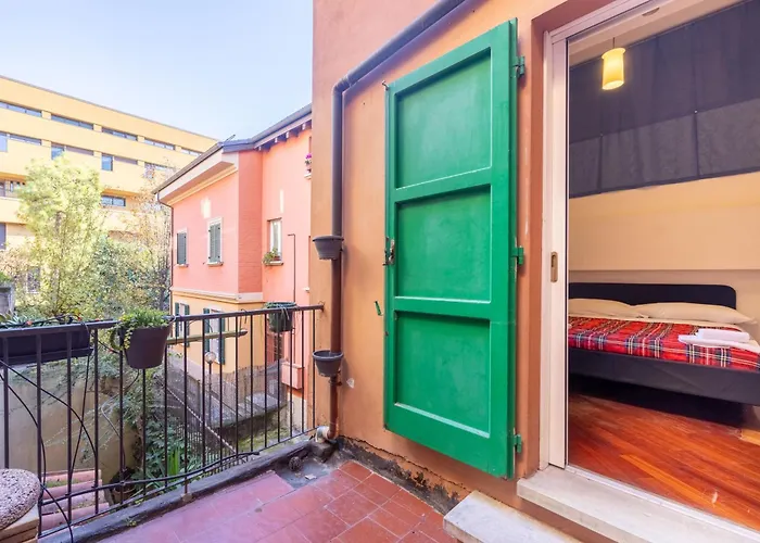 Riva Reno, By Short Holidays Bologna